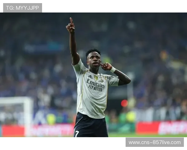 皇马边锋维尼修斯删除球衣照片，球迷态度二元对立